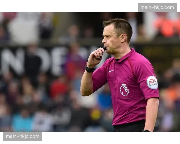 镜头后的指挥官：探访位于斯托克利公园的英超VAR中心主裁判